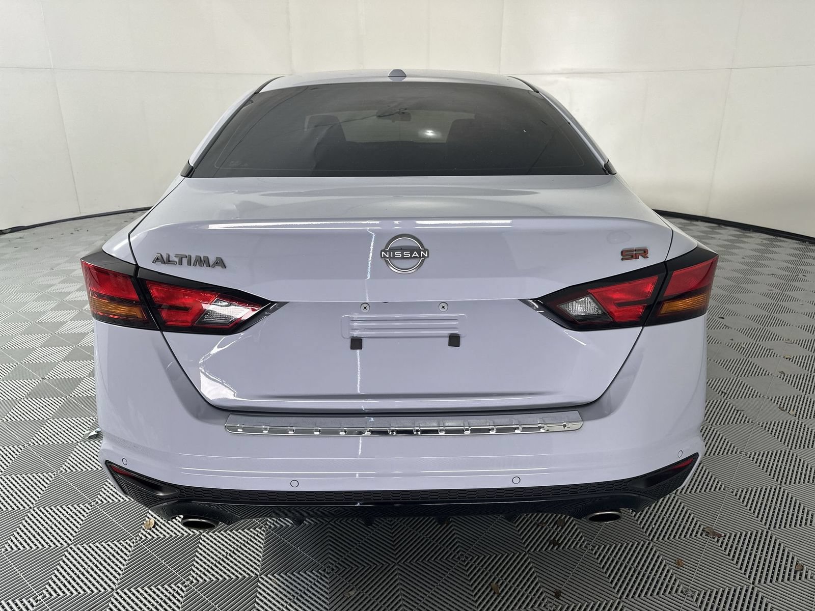 Used 2024 Nissan Altima 2.5 SR FWD image 7