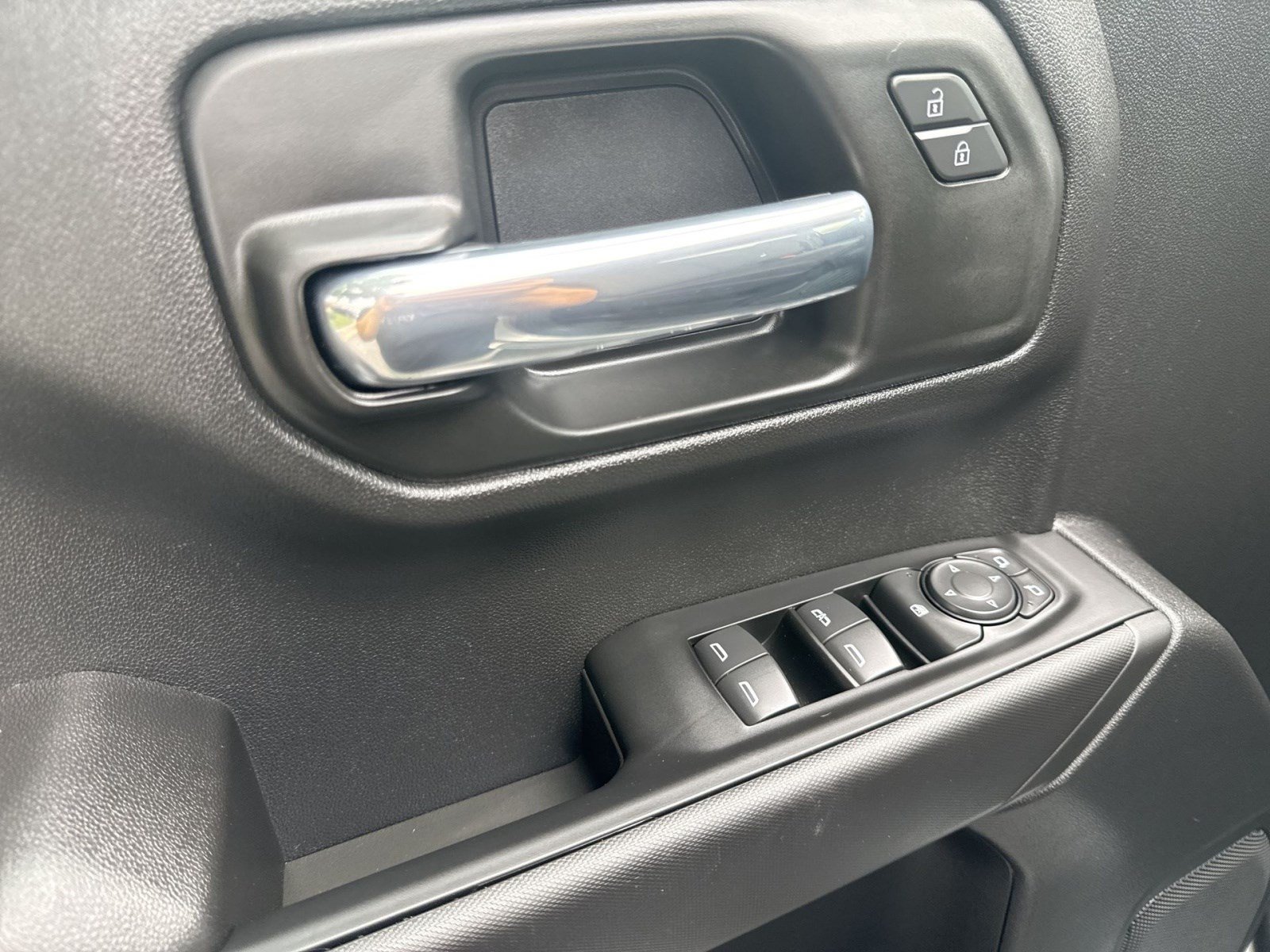 Used 2026 Chevrolet Silverado 1500 Custom Trail Boss AWD/4WD image 15