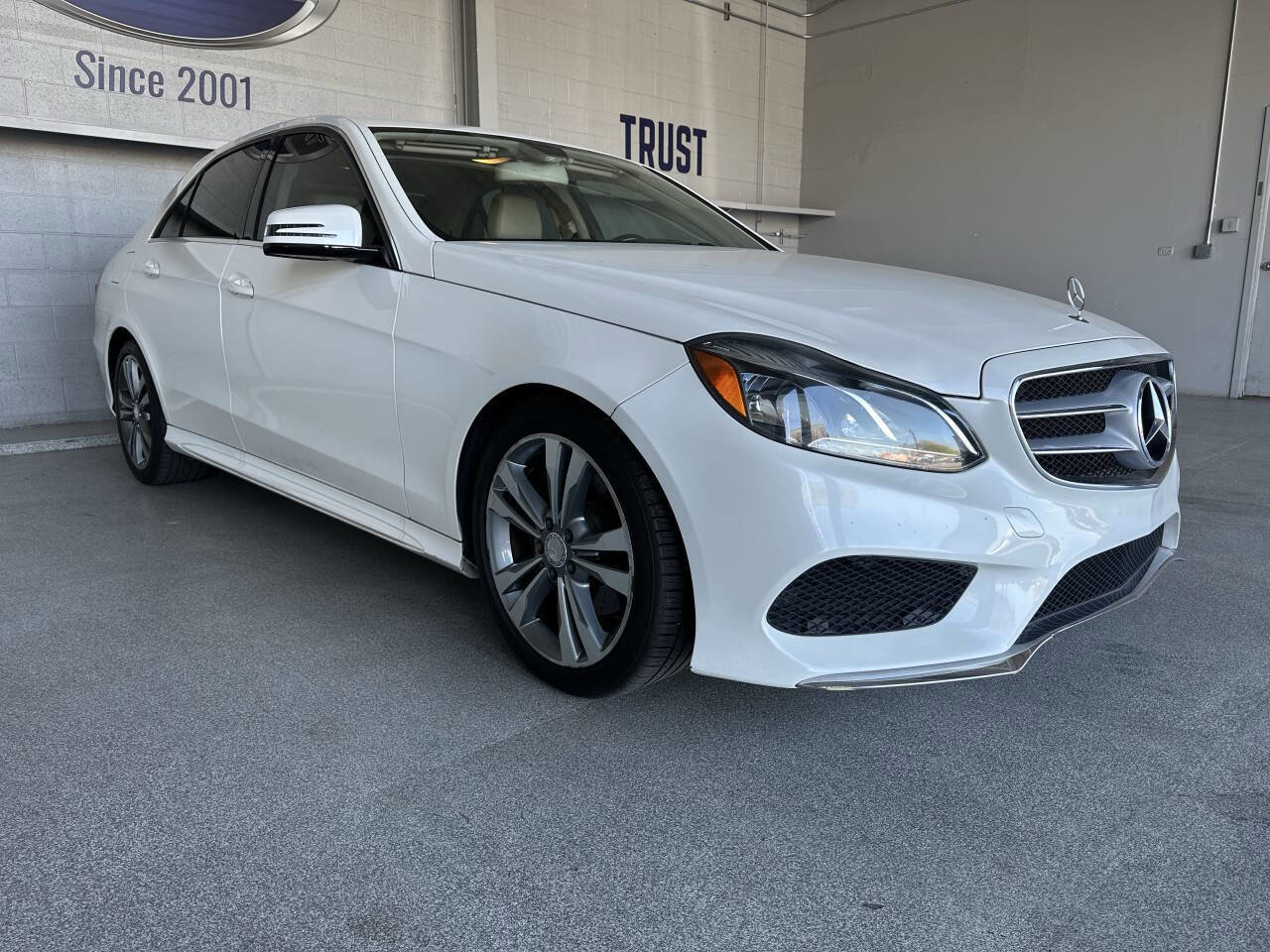Used 2015 Mercedes-Benz E 350 Sedan image 4