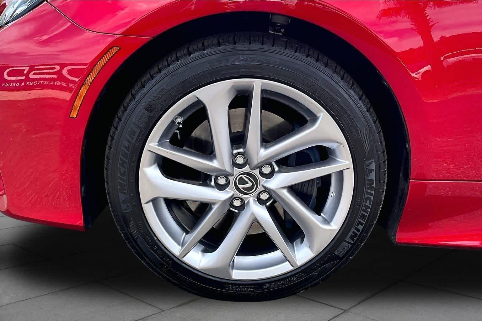 Used 2020 Lexus RC 300 w/ Accessory Package RWD image 10