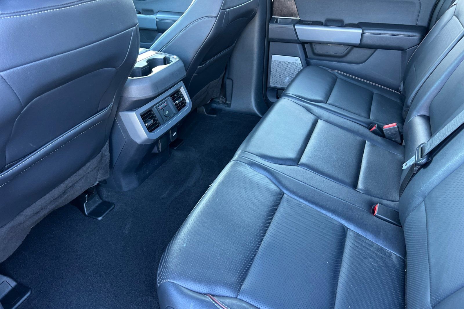 Used 2023 Ford F250 Lariat w/ FX4 Off-Road Package image 14