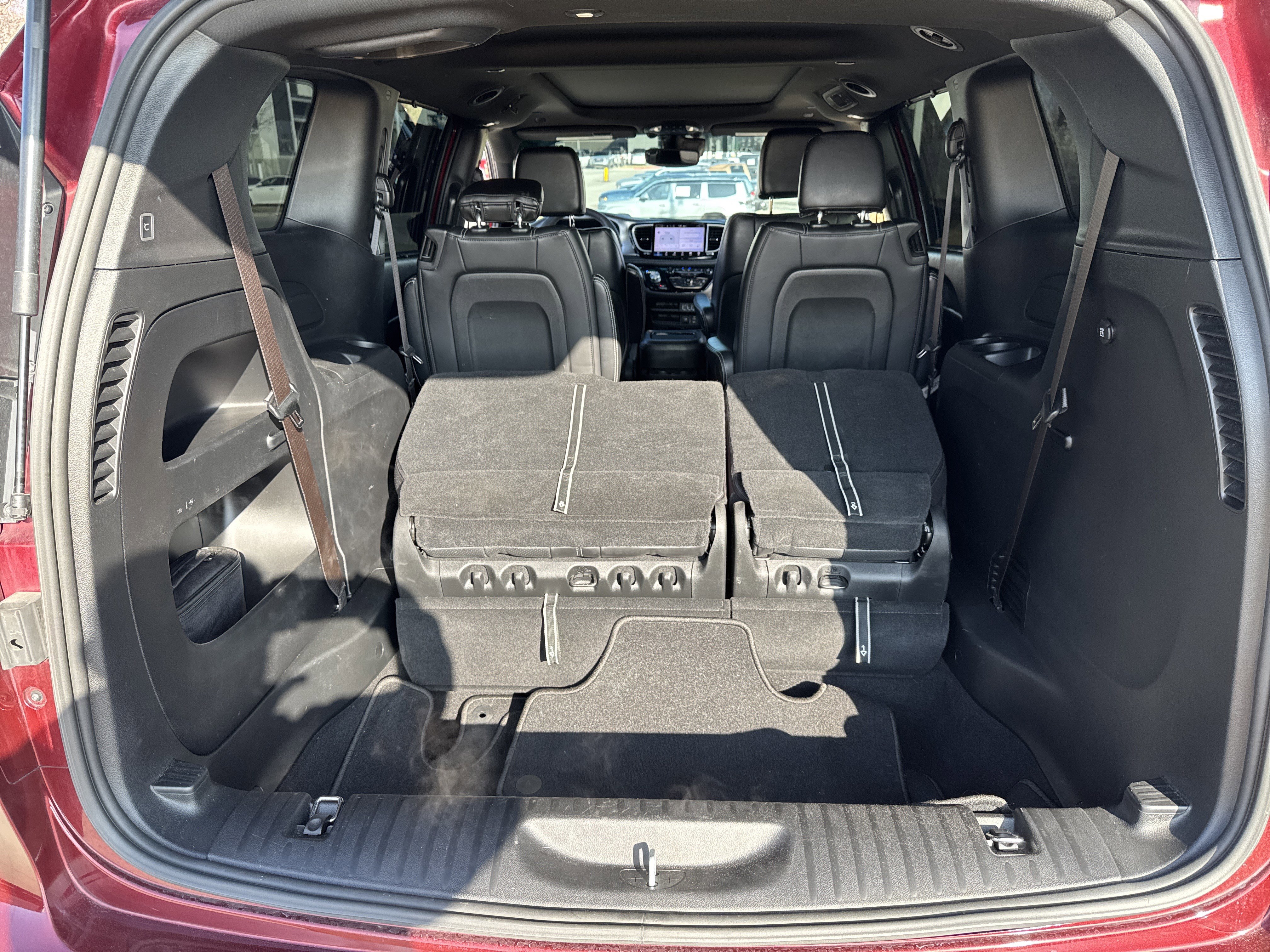 Used 2023 Chrysler Pacifica Touring-L w/ S Appearance Package image 24