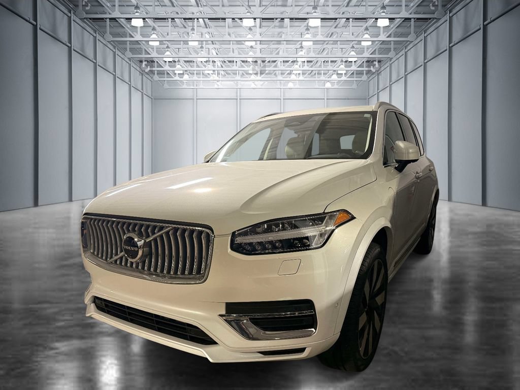 Used 2025 Volvo XC90 T8 Plus AWD/4WD image 1