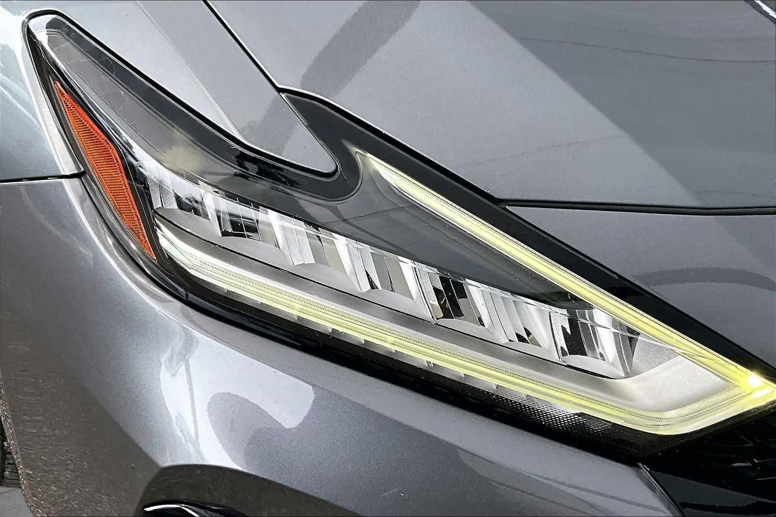 Used 2020 Nissan Maxima 3.5 SV w/ Floor Mat Group FWD image 27