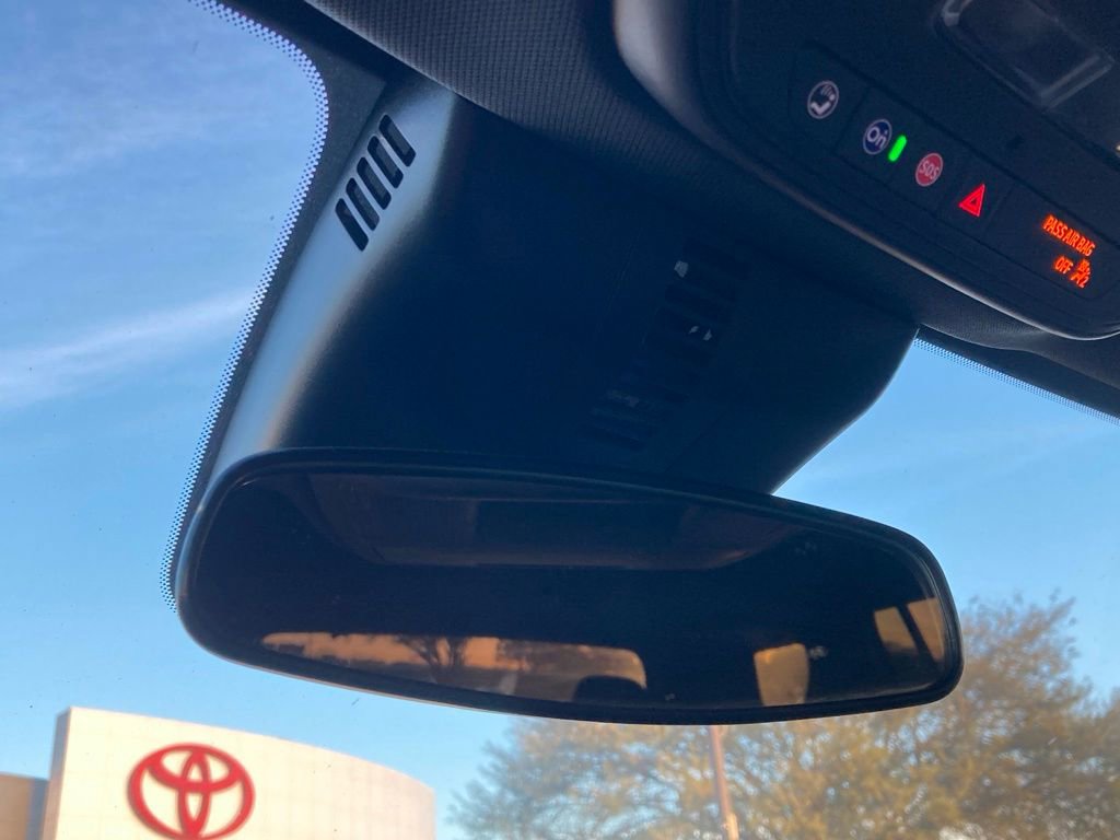 Used 2024 Chevrolet Traverse LT w/ Midnight/Sport Edition image 26