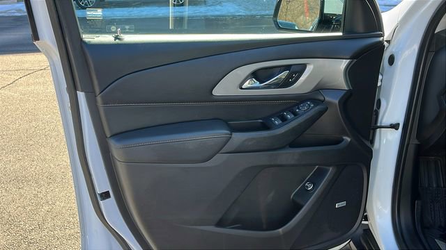 Used 2020 Chevrolet Traverse RS w/ LPO, Floor Liner Package AWD/4WD image 9