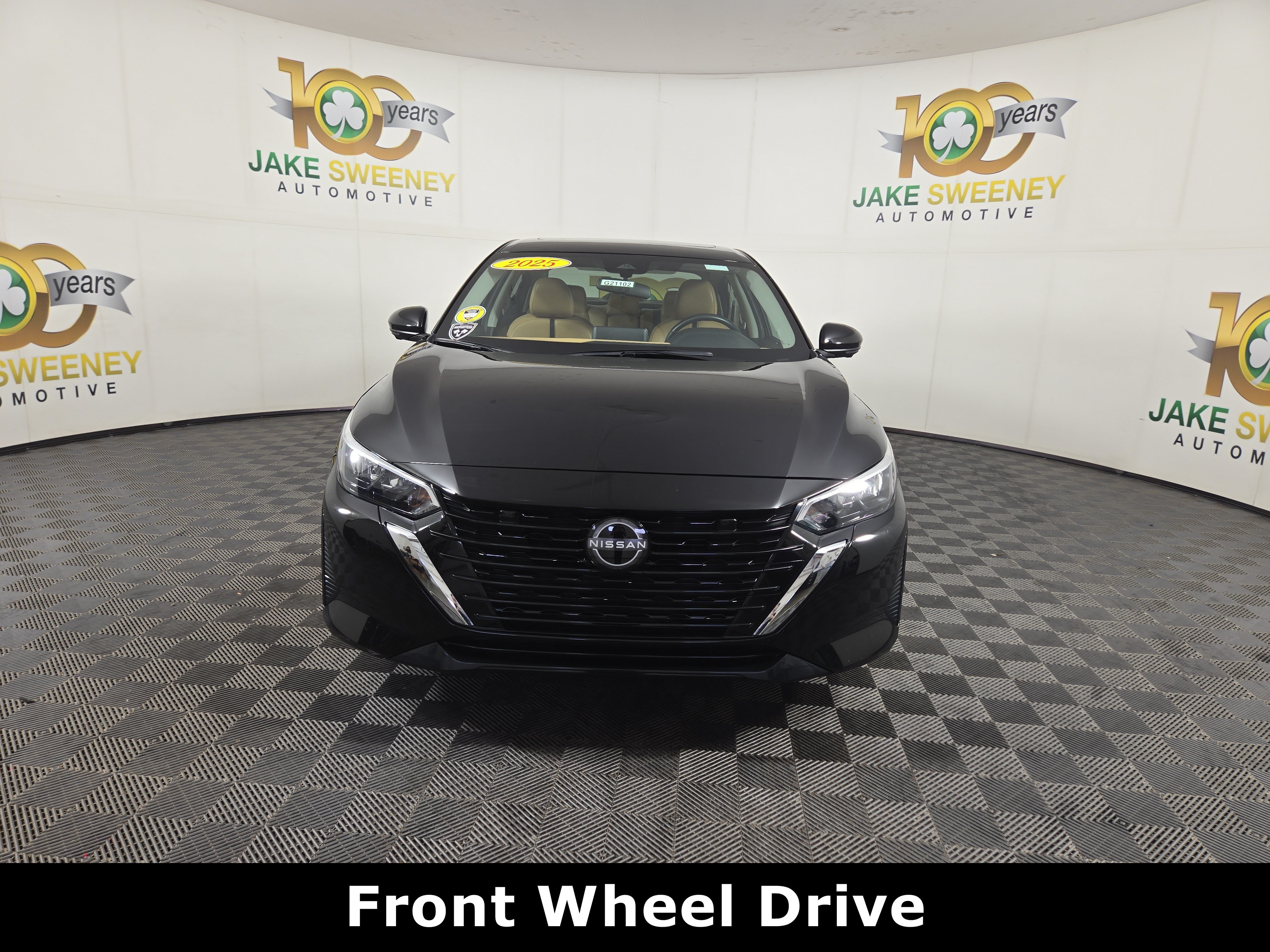 Used 2025 Nissan Sentra SV w/ SV Premium Package FWD image 2