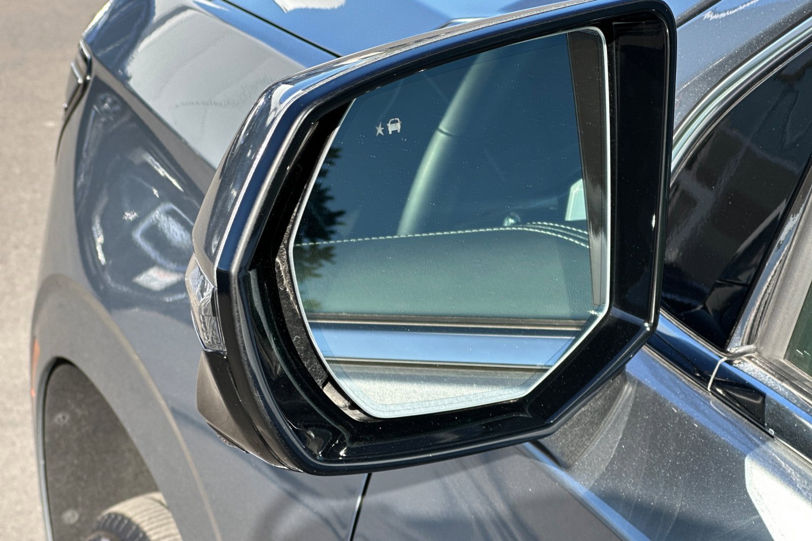 Used 2025 Cadillac Escalade Premium Luxury image 51