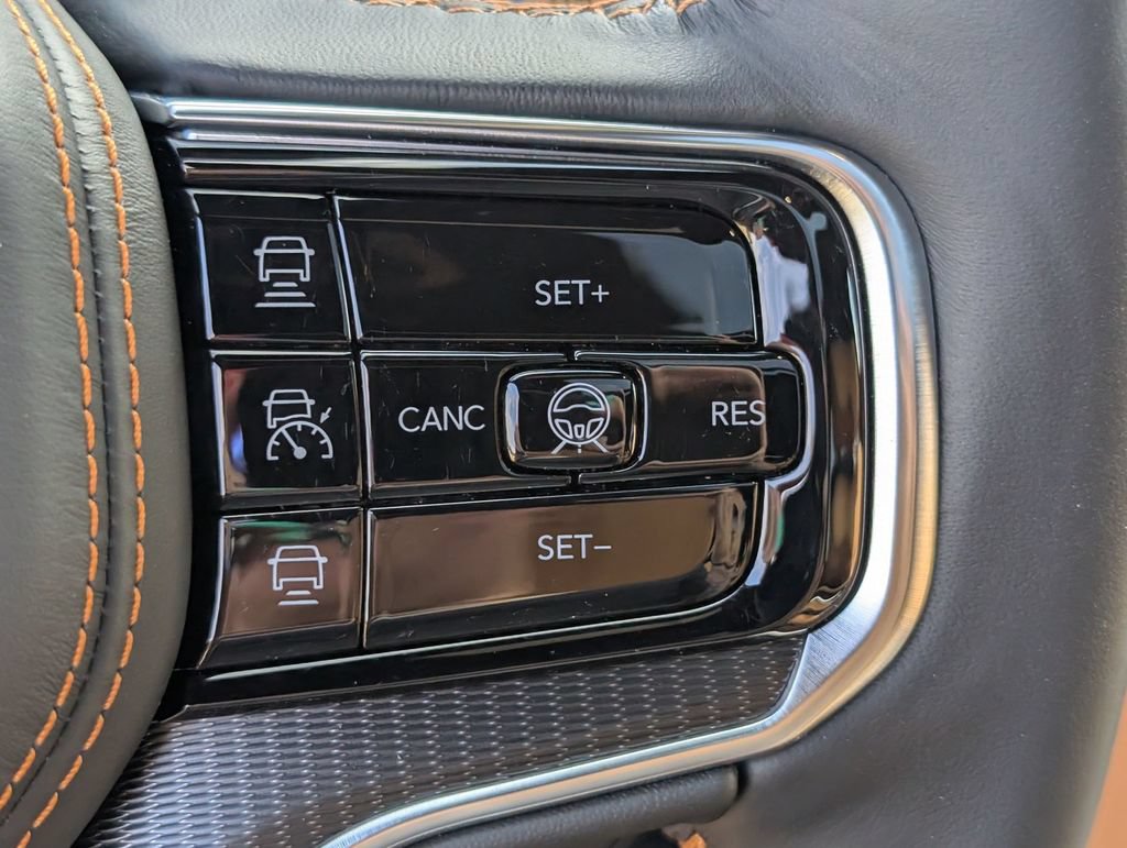 New 2026 Jeep Grand Wagoneer L Summit AWD/4WD image 16