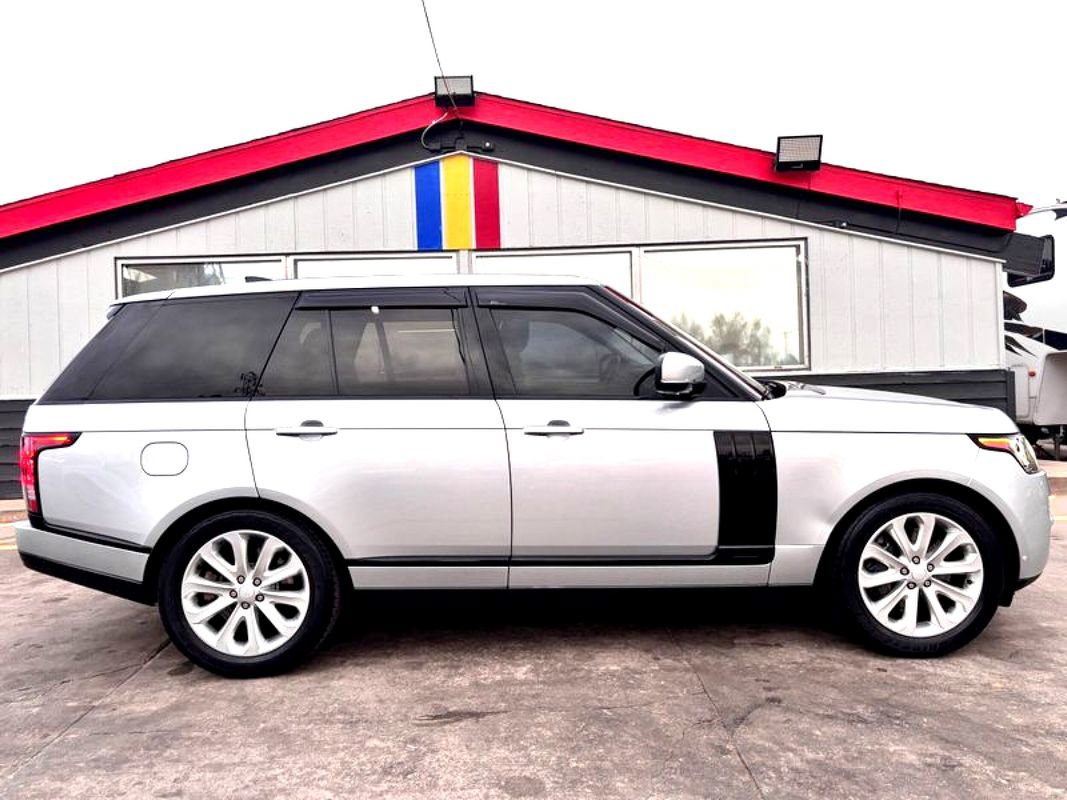 Used 2017 Land Rover Range Rover HSE image 5