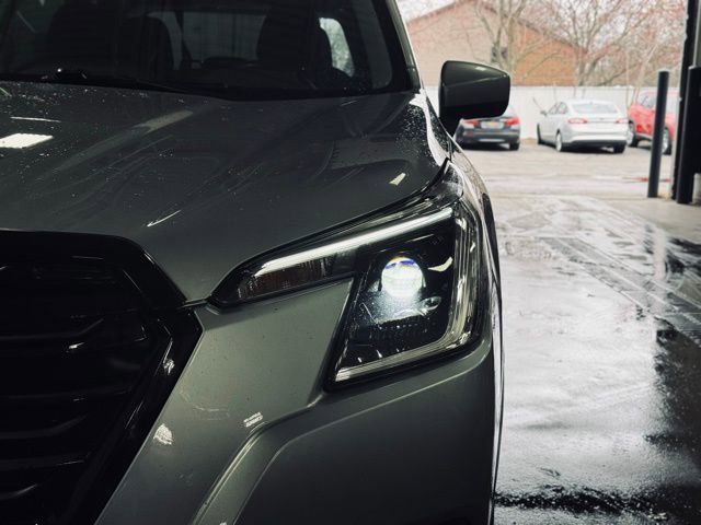 Used 2023 Subaru Forester Premium AWD/4WD image 3