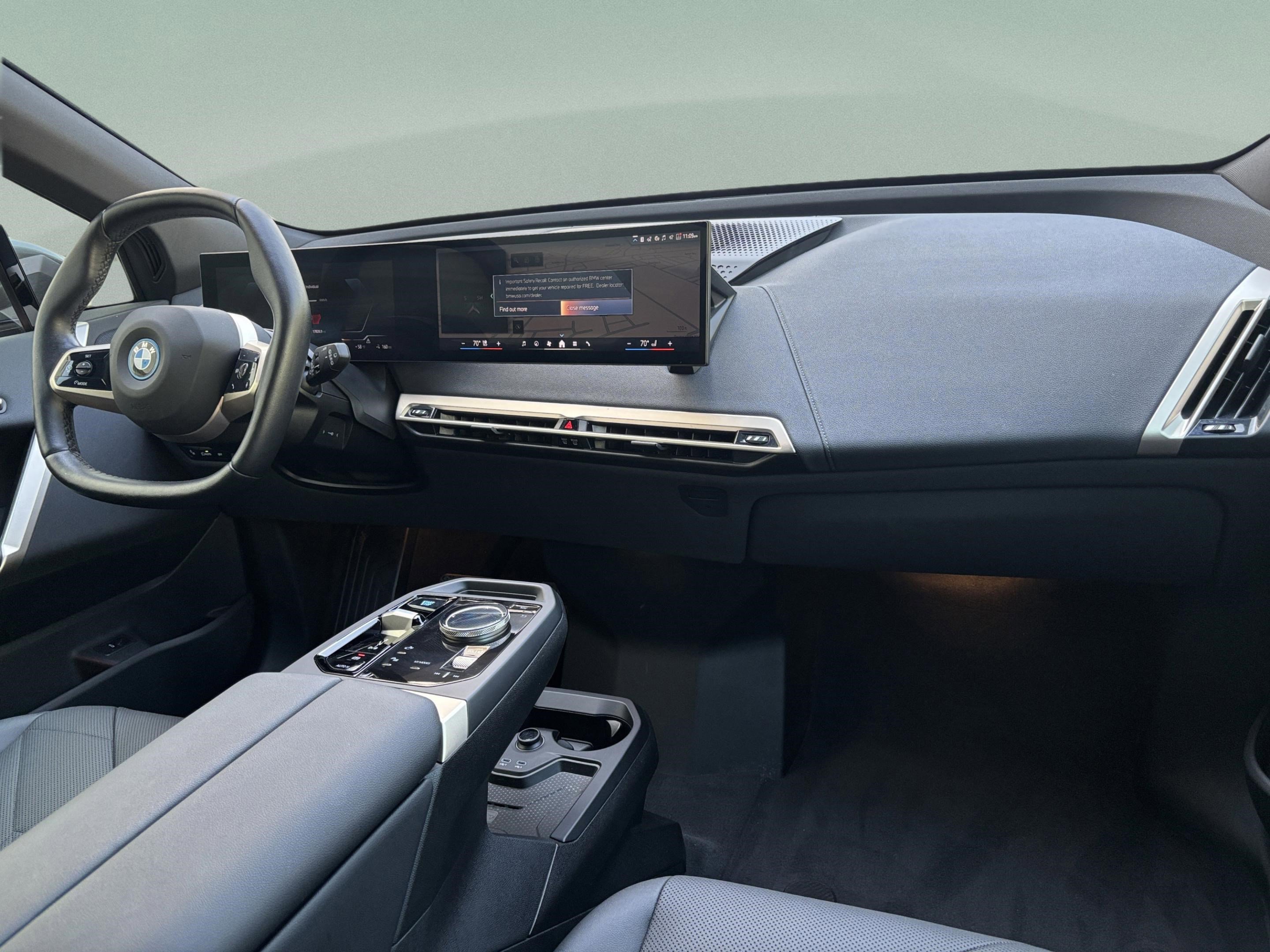 Used 2024 BMW iX xDrive50 AWD/4WD image 30