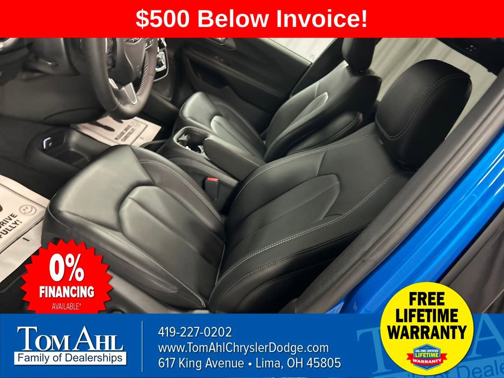 New 2026 Chrysler Pacifica Select image 10