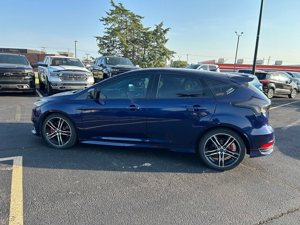 Used 2016 Ford Focus ST FWD image 5