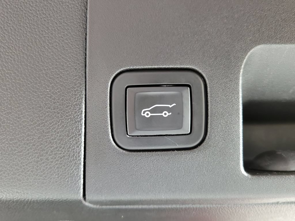 Certified 2023 Cadillac XT5 Luxury FWD image 9