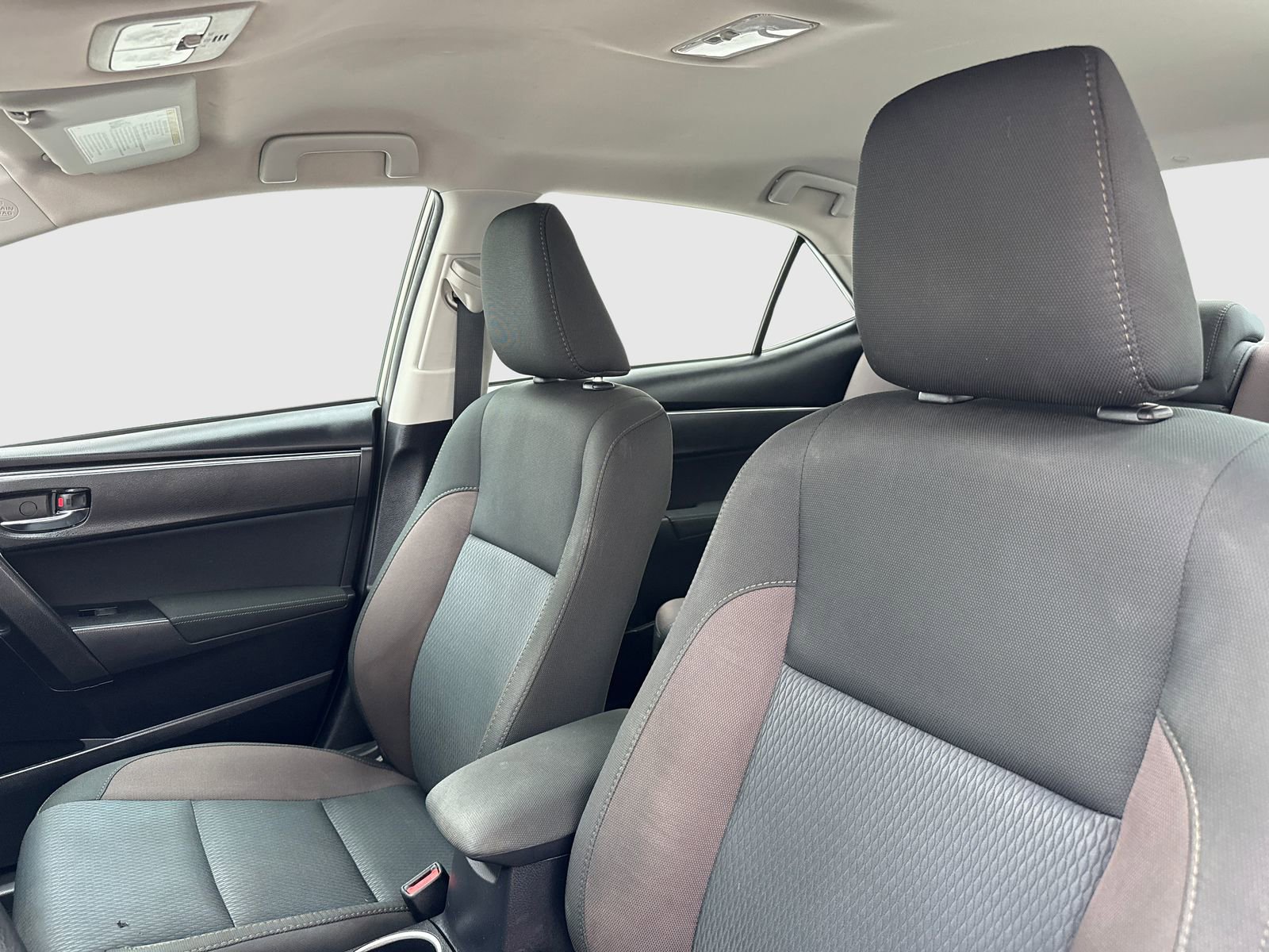 Used 2019 Toyota Corolla LE w/ Carpet Mat Package (TMS) FWD image 15
