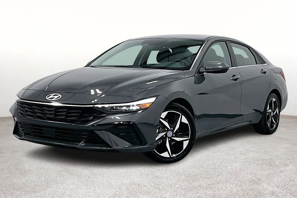 Certified 2025 Hyundai Elantra SEL image 14