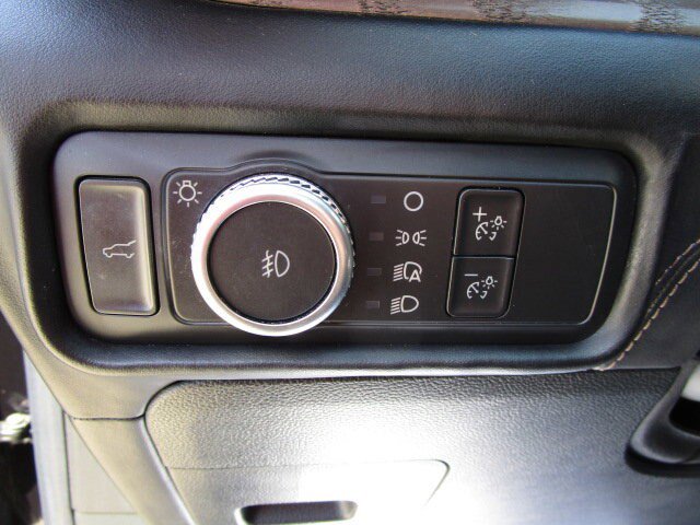 Used 2022 Ford Explorer Platinum w/ Equipment Group 601A AWD/4WD image 18