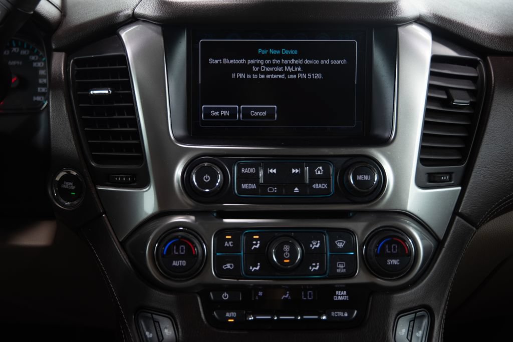 Used 2018 Chevrolet Suburban LT w/ LT Signature Package AWD/4WD image 30