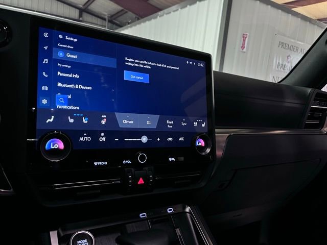 Used 2024 Lexus GX 550 w/ Cold Area Package AWD/4WD image 18