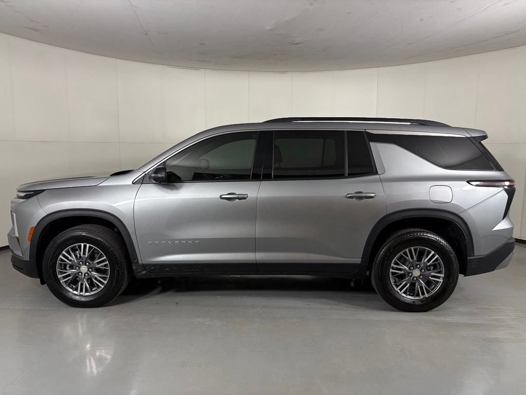 Certified 2026 Chevrolet Traverse LT w/ Driver Confidence Package FWD image 6