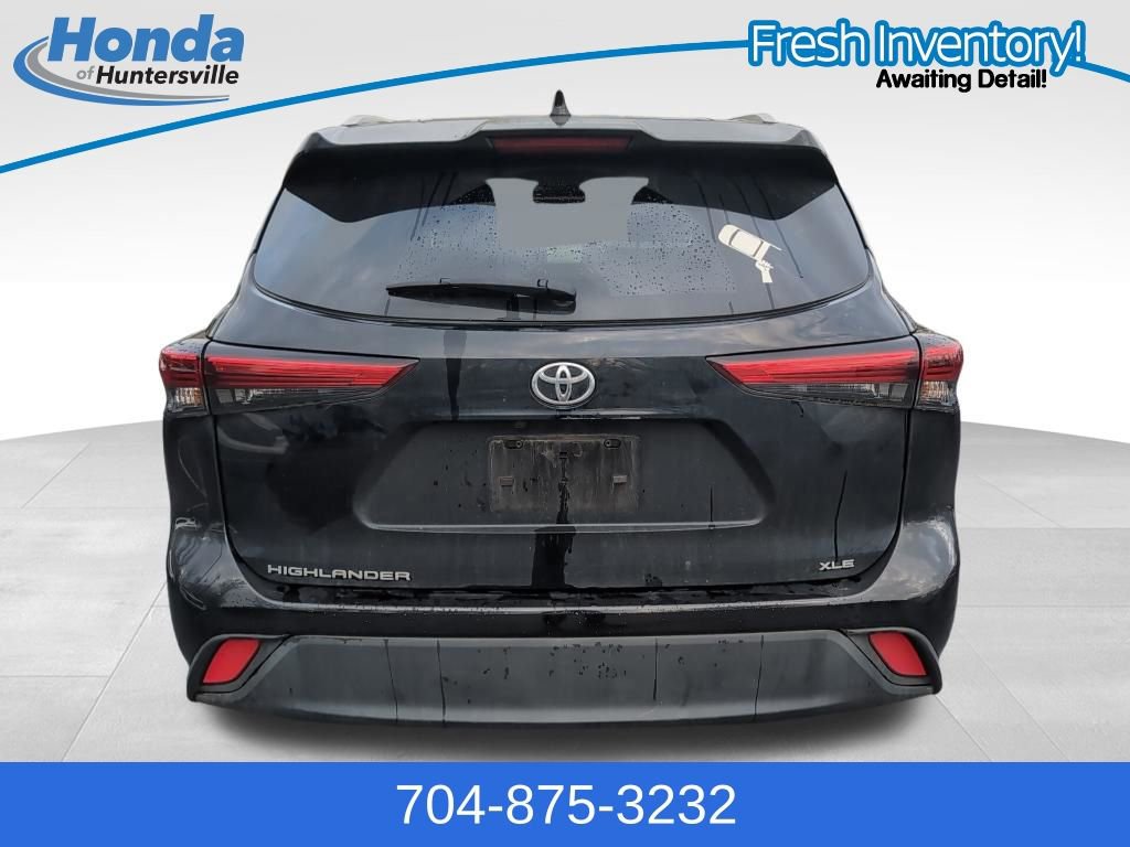 Used 2023 Toyota Highlander XLE image 7