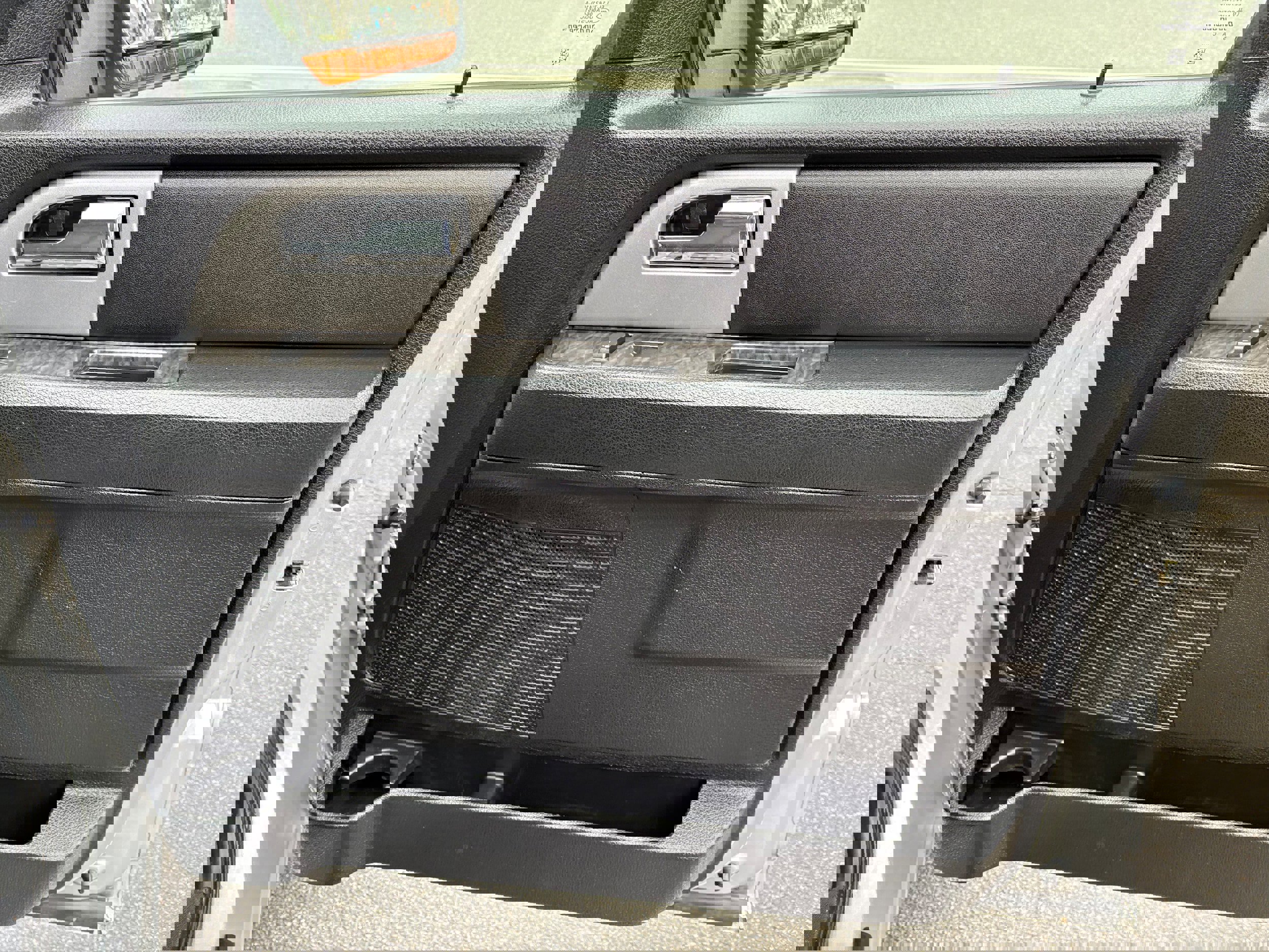 Used 2016 Ford Expedition Limited image 29