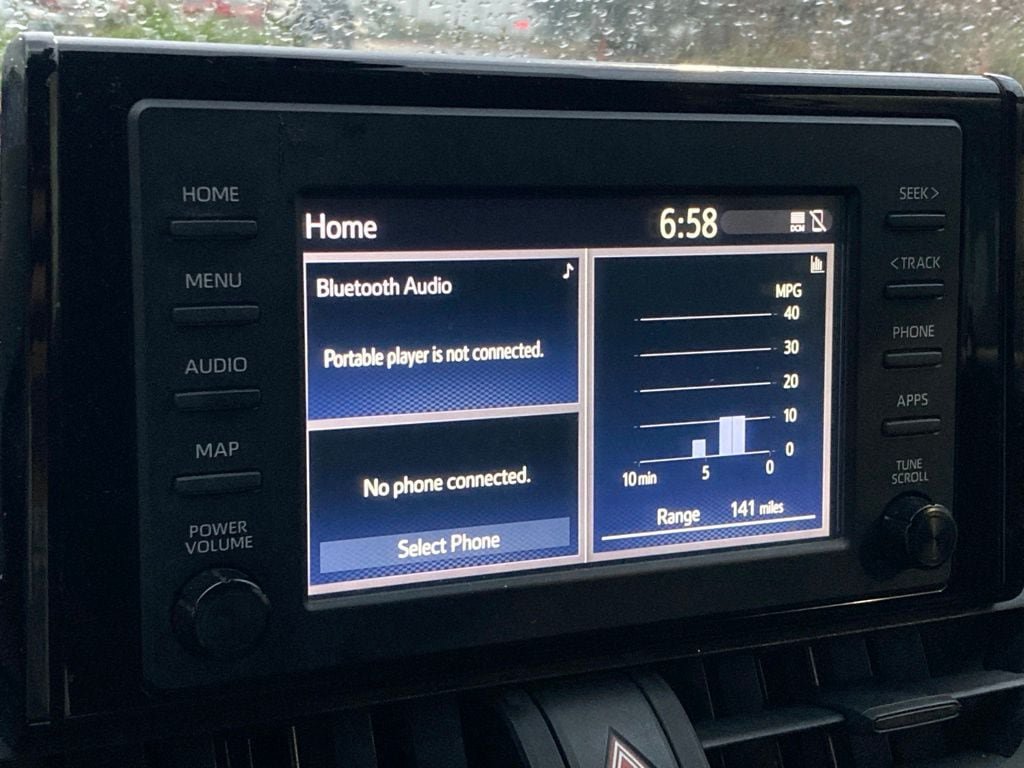 Used 2019 Toyota RAV4 LE FWD image 16