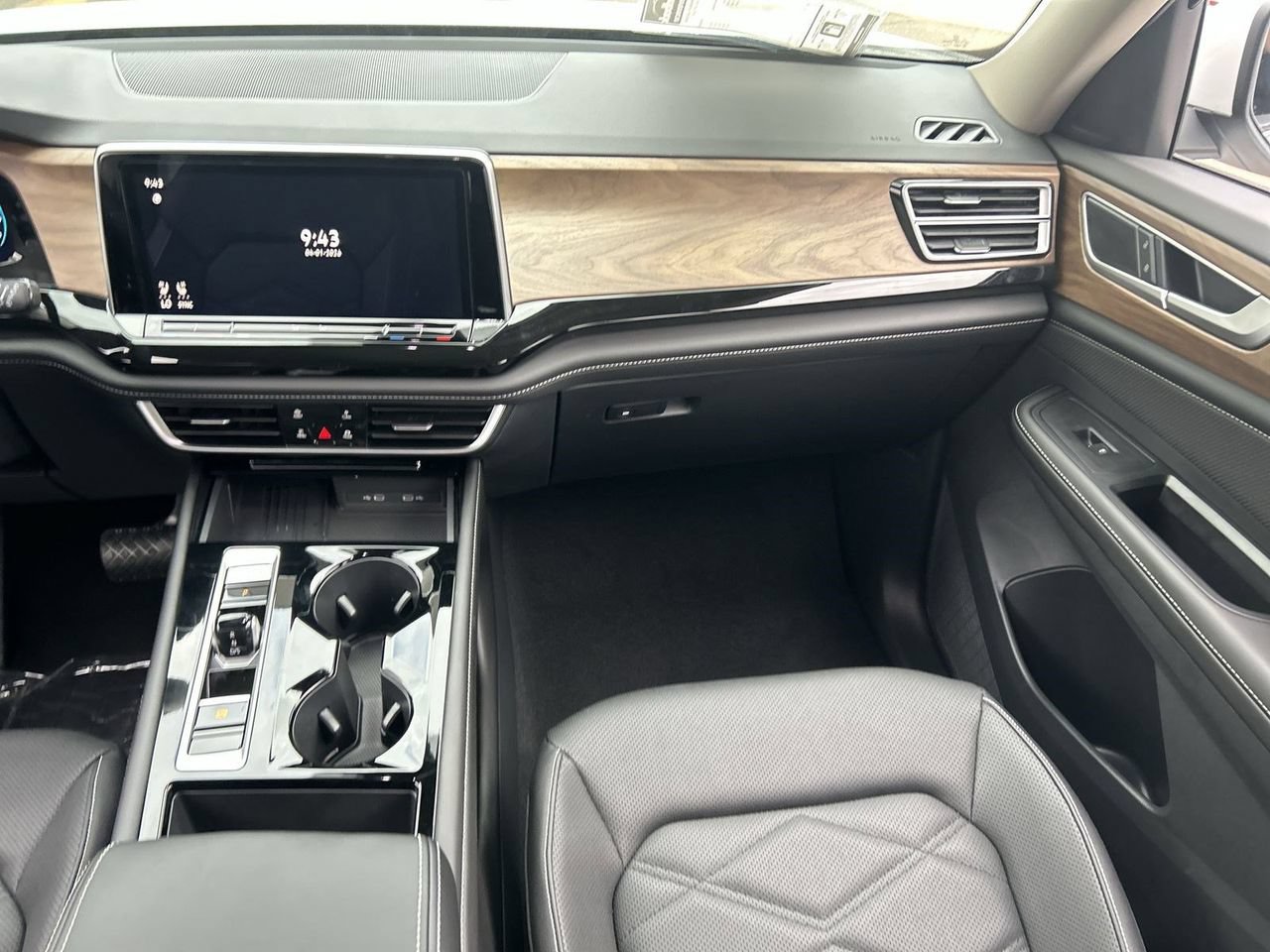 New 2026 Volkswagen Atlas SE FWD image 12