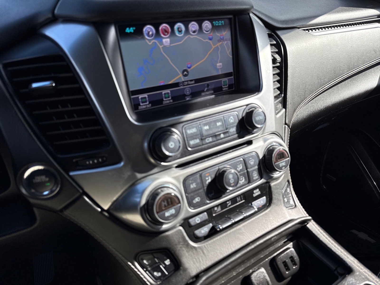 Used 2016 Chevrolet Suburban LTZ image 20