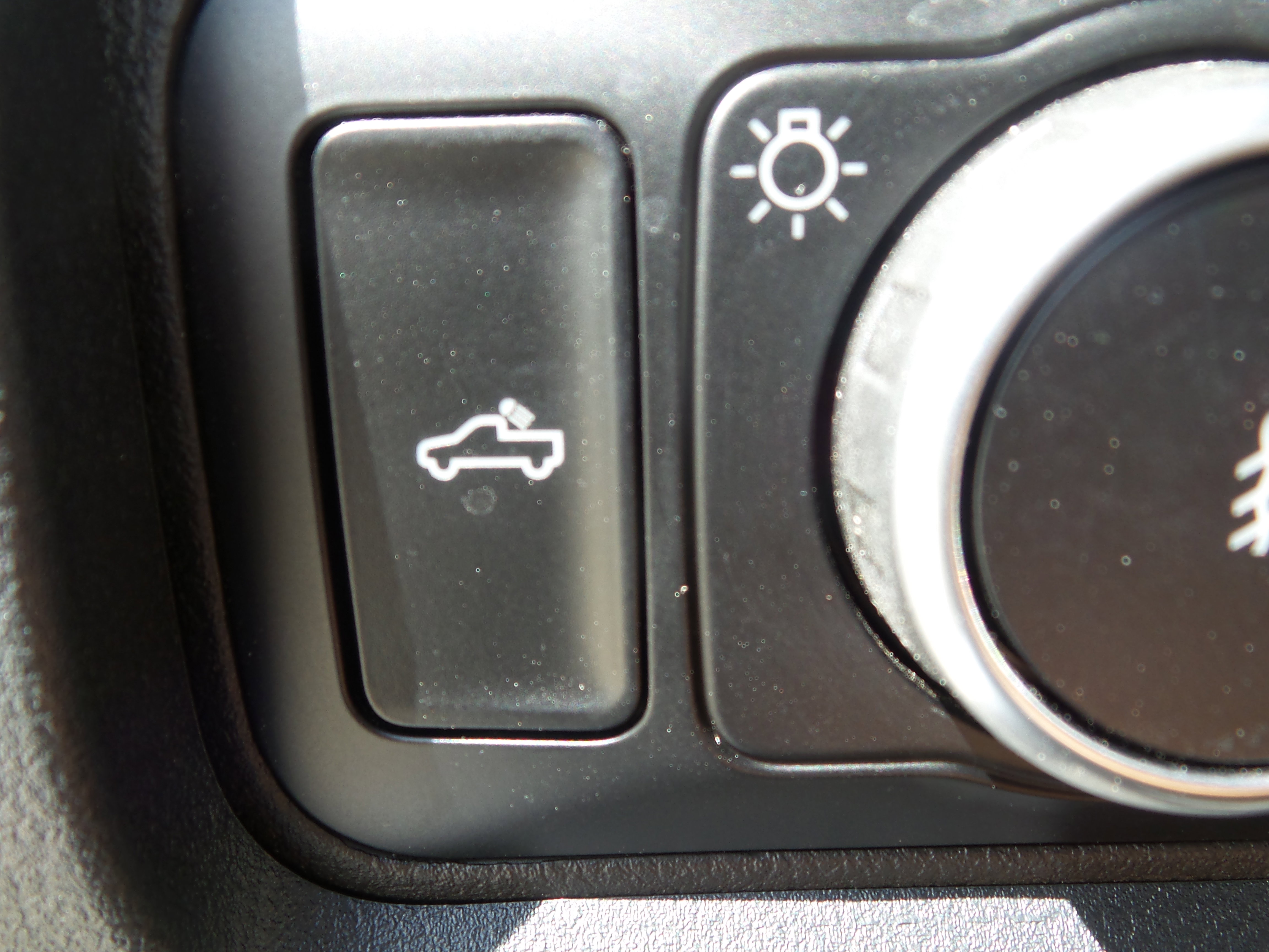 Used 2024 Ford F350 Platinum w/ FX4 Off-Road Package image 70