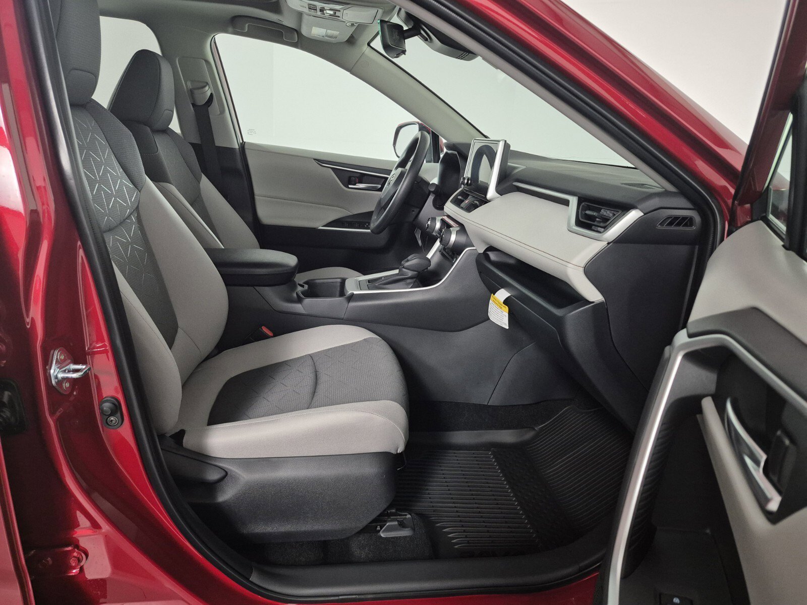 New 2025 Toyota RAV4 XLE image 33