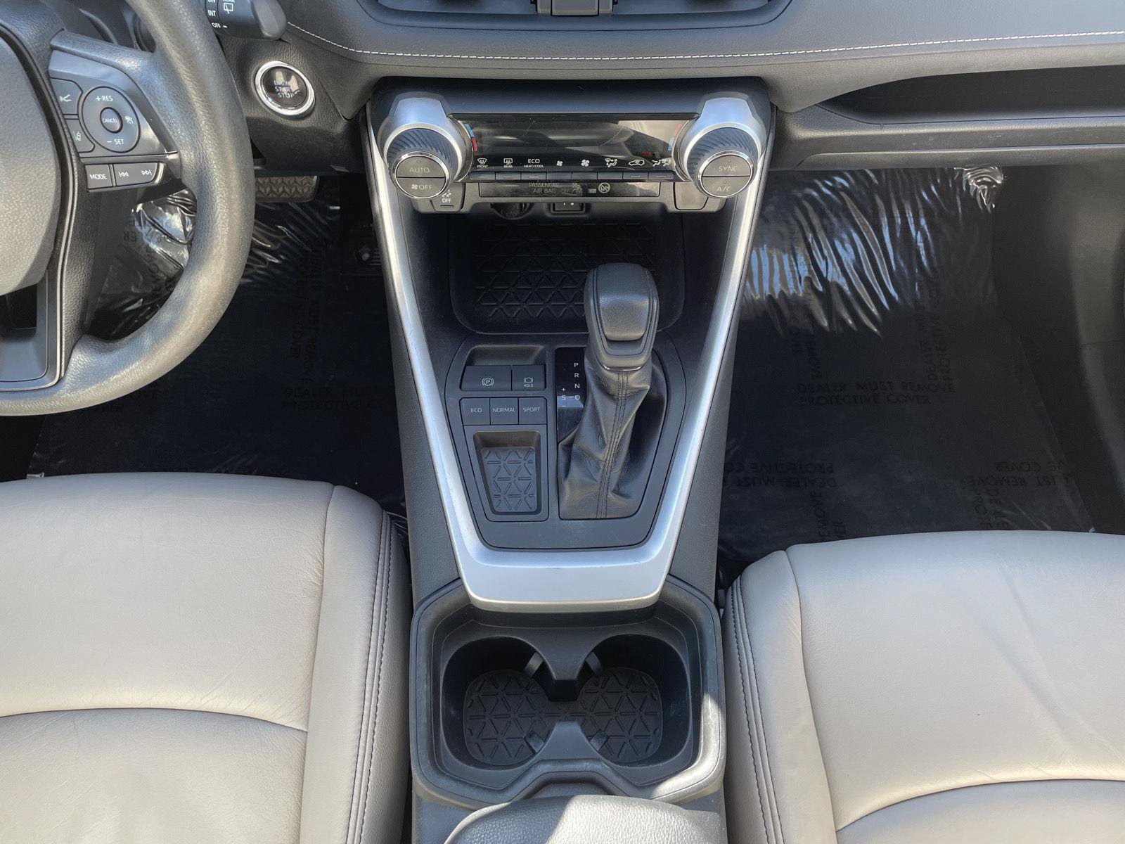Used 2019 Toyota RAV4 XLE FWD image 28