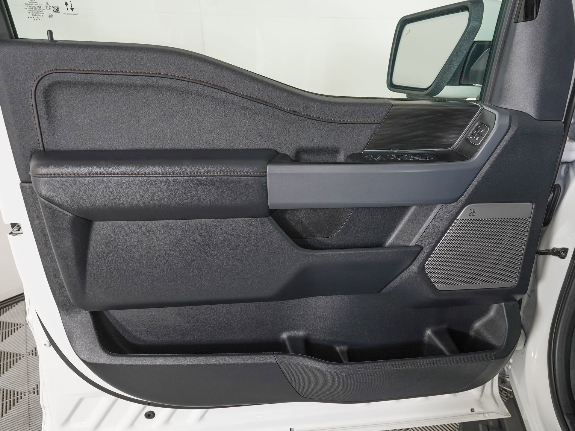 Used 2025 Ford F150 Lightning Lariat image 15