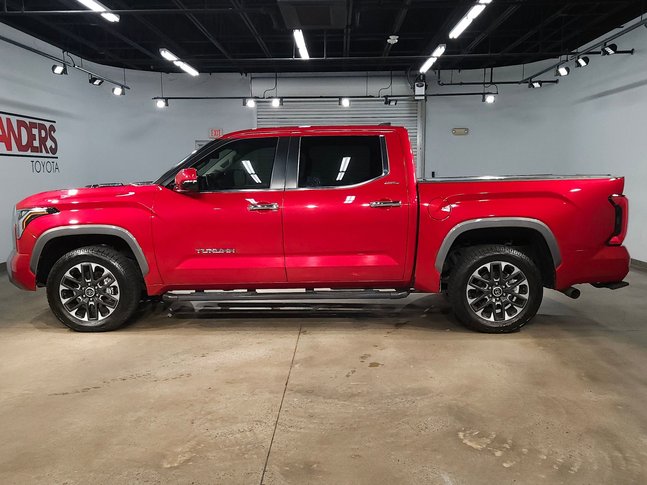Used 2024 Toyota Tundra Limited image 4
