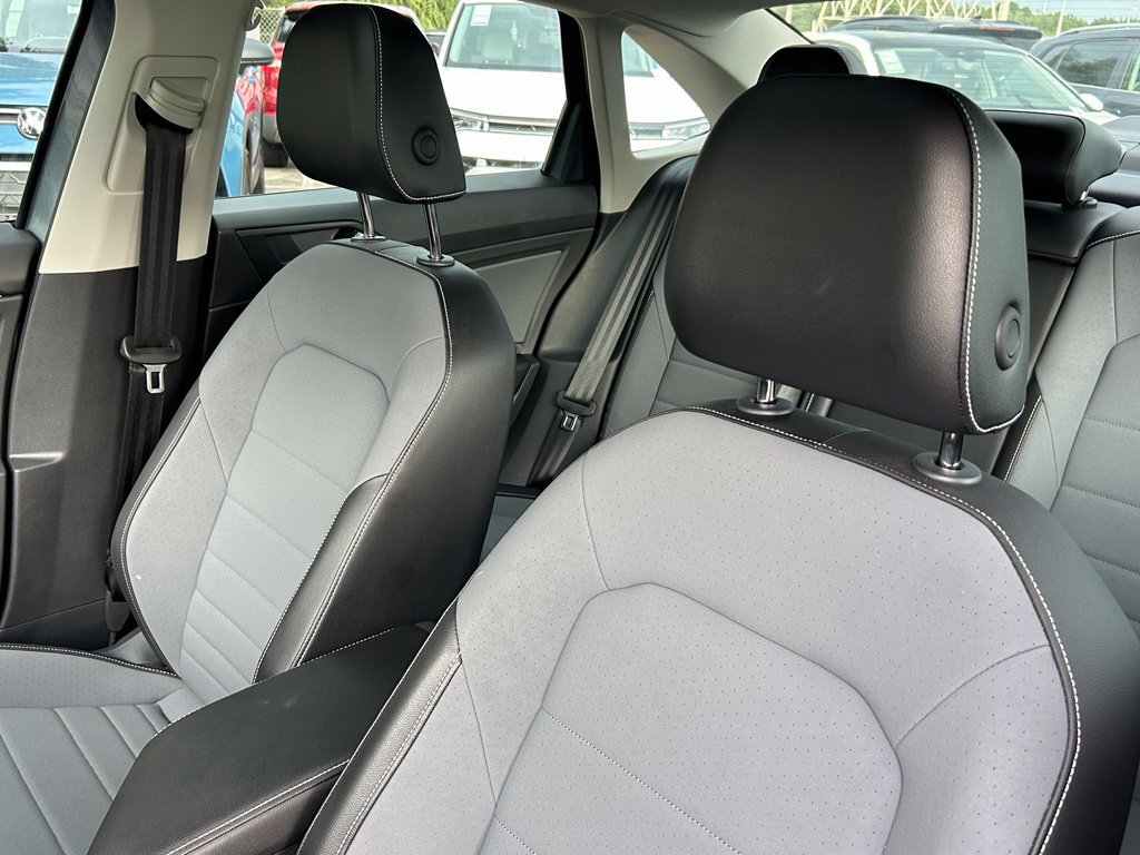 Certified 2026 Volkswagen Jetta SE FWD image 18