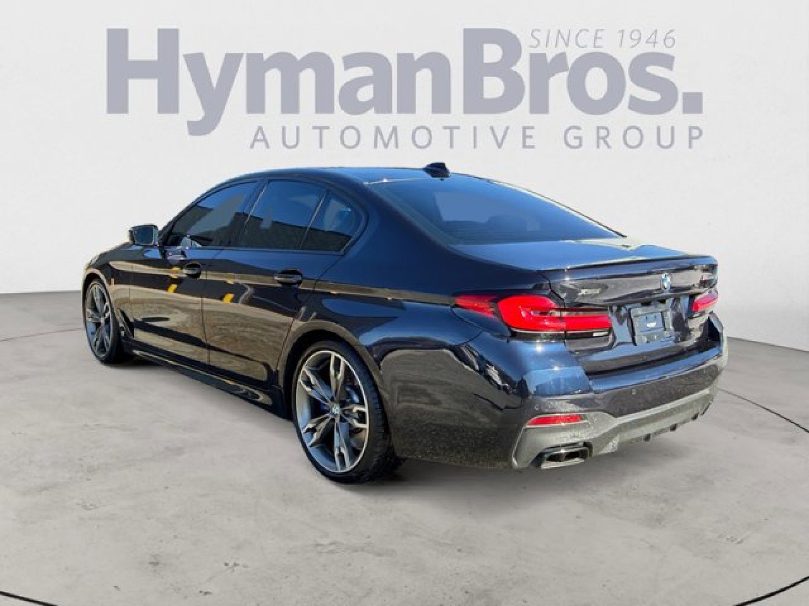 Used 2022 BMW M550i xDrive w/ Dynamic Handling Package image 5
