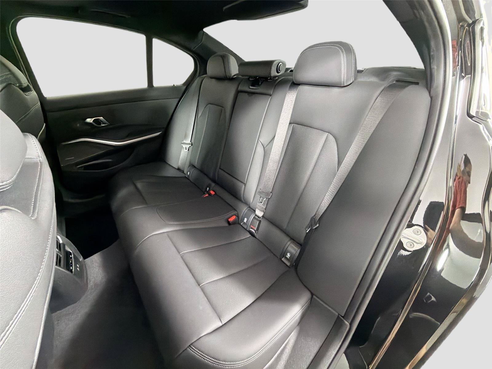 New 2026 BMW 330i Sedan w/ M Sport Package RWD image 24
