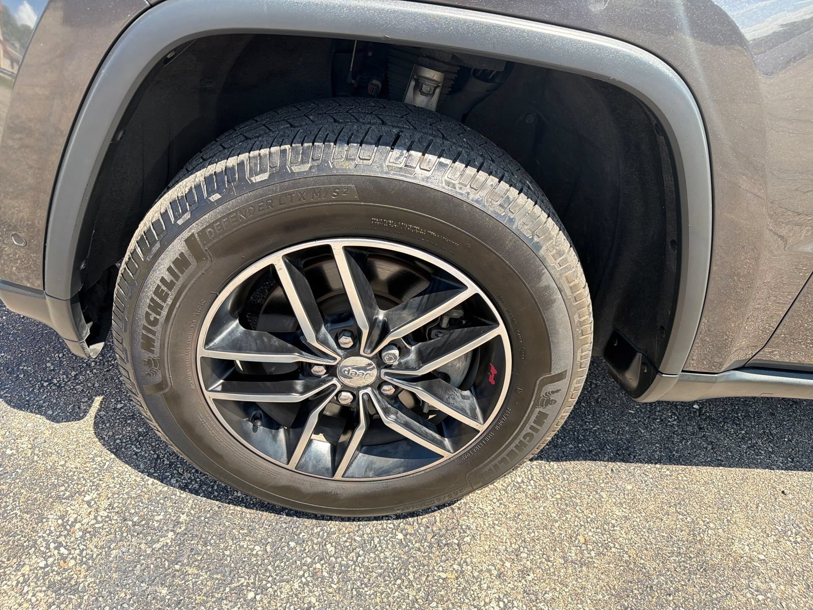Used 2018 Jeep Grand Cherokee Trailhawk AWD/4WD image 31