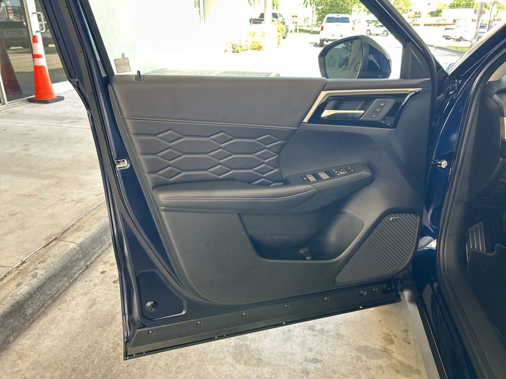New 2025 Mitsubishi Outlander SEL image 37
