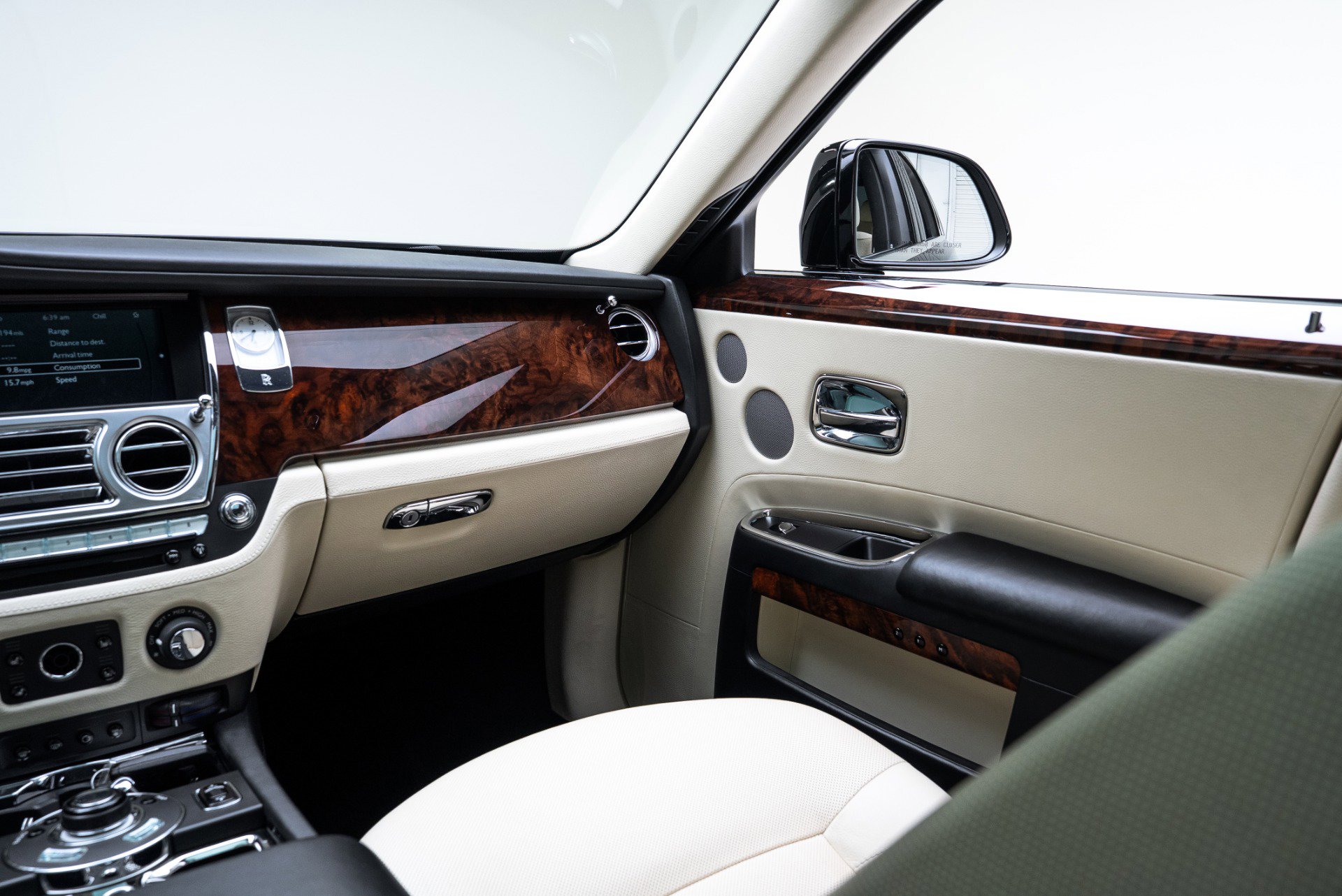 Used 2012 Rolls-Royce Ghost image 28