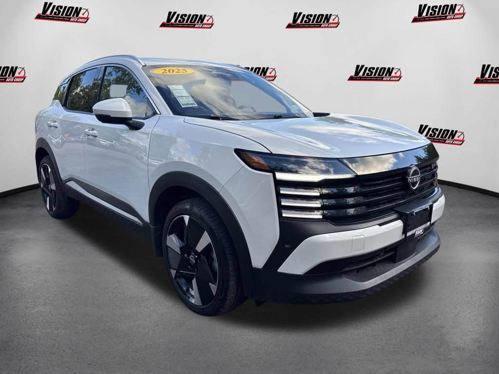 Certified 2025 Nissan Kicks SR AWD/4WD image 3