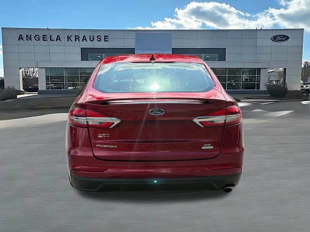 Used 2019 Ford Fusion SE w/ Equipment Group 151A FWD image 7