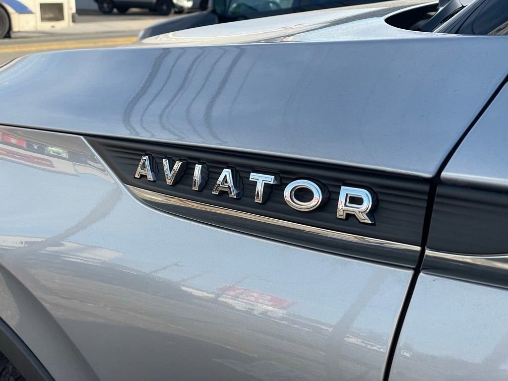 Used 2023 Lincoln Aviator AWD w/ Premium Package image 24