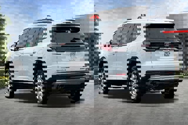 Used 2024 GMC Acadia Elevation image 6