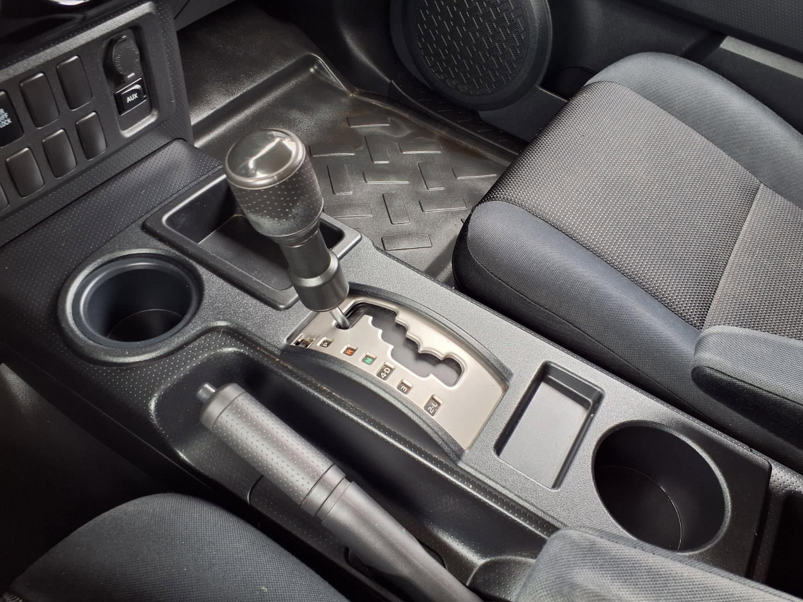 Used 2010 Toyota FJ Cruiser 2WD image 17