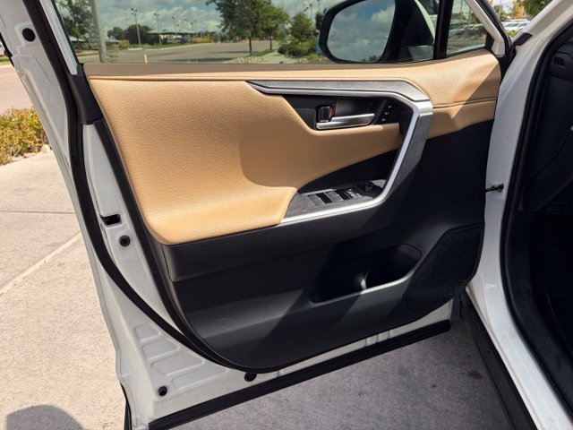 Used 2019 Toyota RAV4 Limited FWD image 14