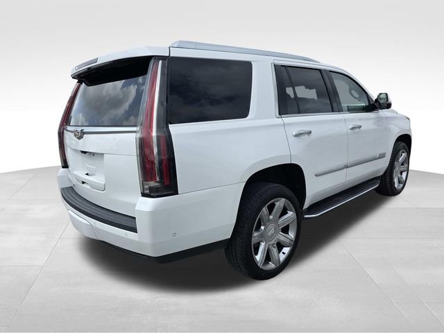 Used 2018 Cadillac Escalade Luxury RWD image 3