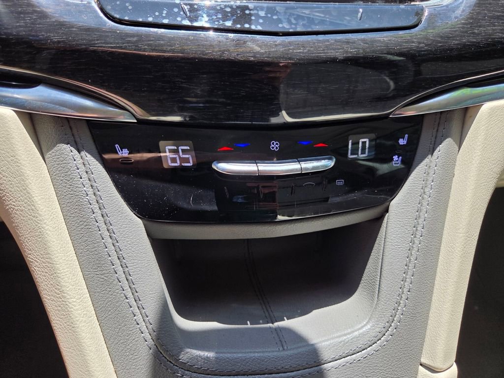 Used 2023 Cadillac XT6 Premium Luxury w/ Technology Package FWD image 30