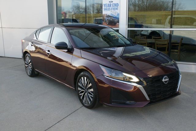 Used 2024 Nissan Altima 2.5 SV image 7